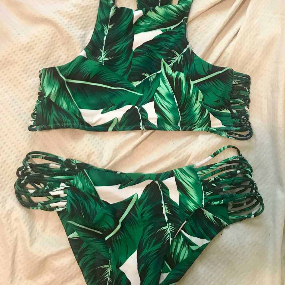 *NEVER WORN* Tropical Print High Neck Bikini